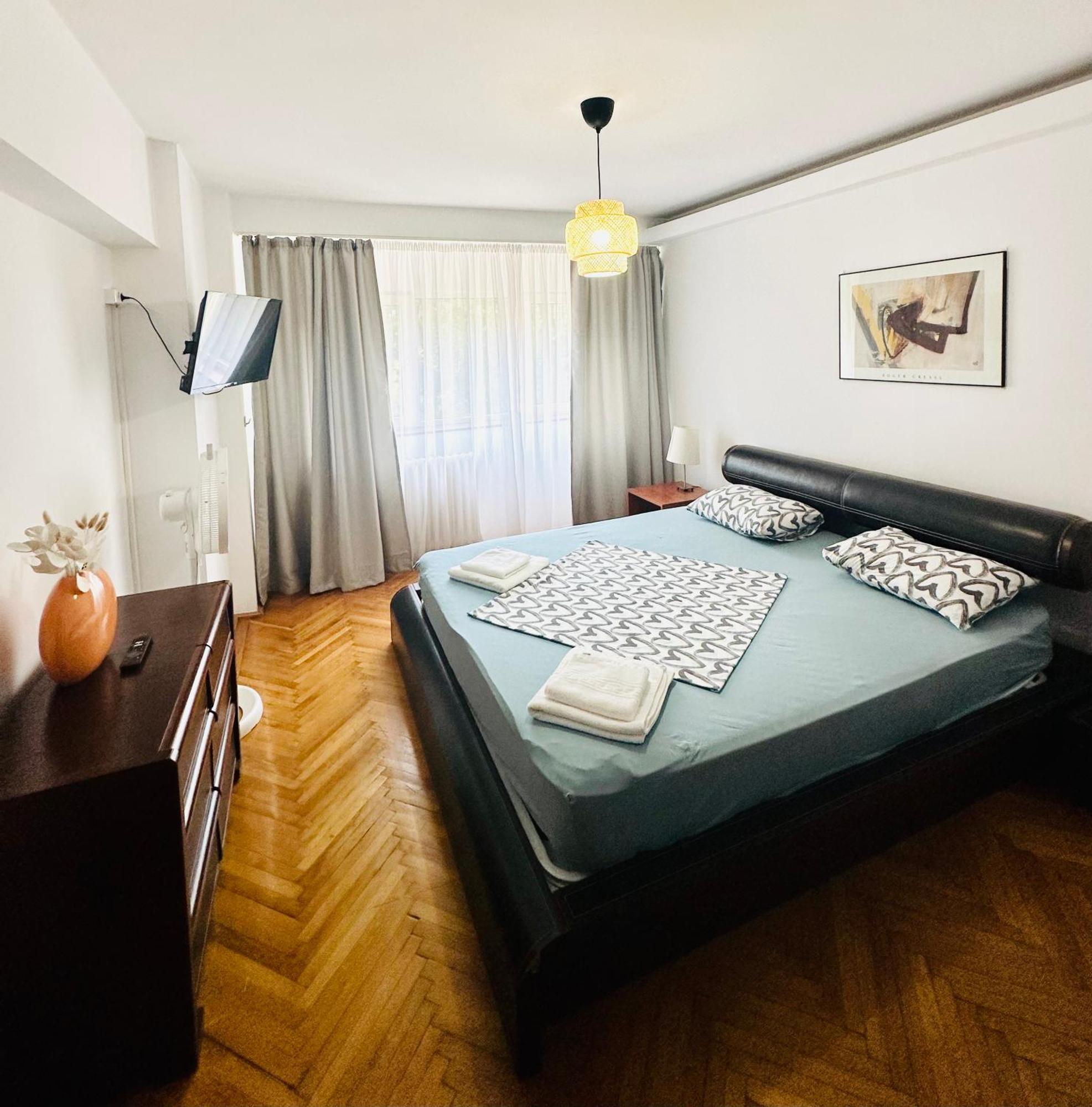 Tranquil Unirii Residence - Elegant & Spacious Living With Parking Steps From Parliament Boekarest Buitenkant foto